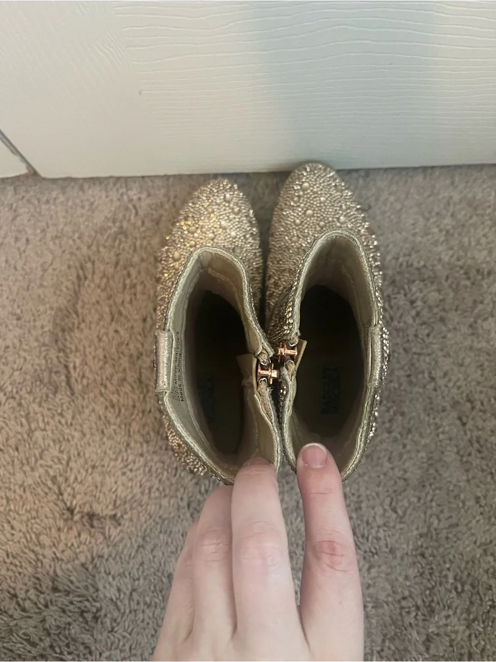 Badgley Mischka Girls size 1 Crystal-Embellished Ankle Boots in Rose Gold
